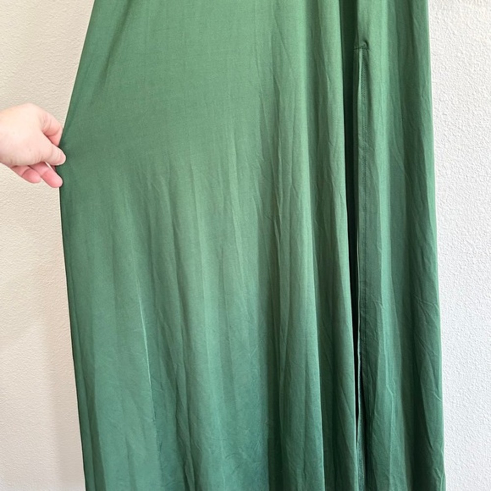 Baltic Born Ariana Green V-Neck Long Sleeve Ruched Maxi Dress Bump Friendly - Picture 4 of 7